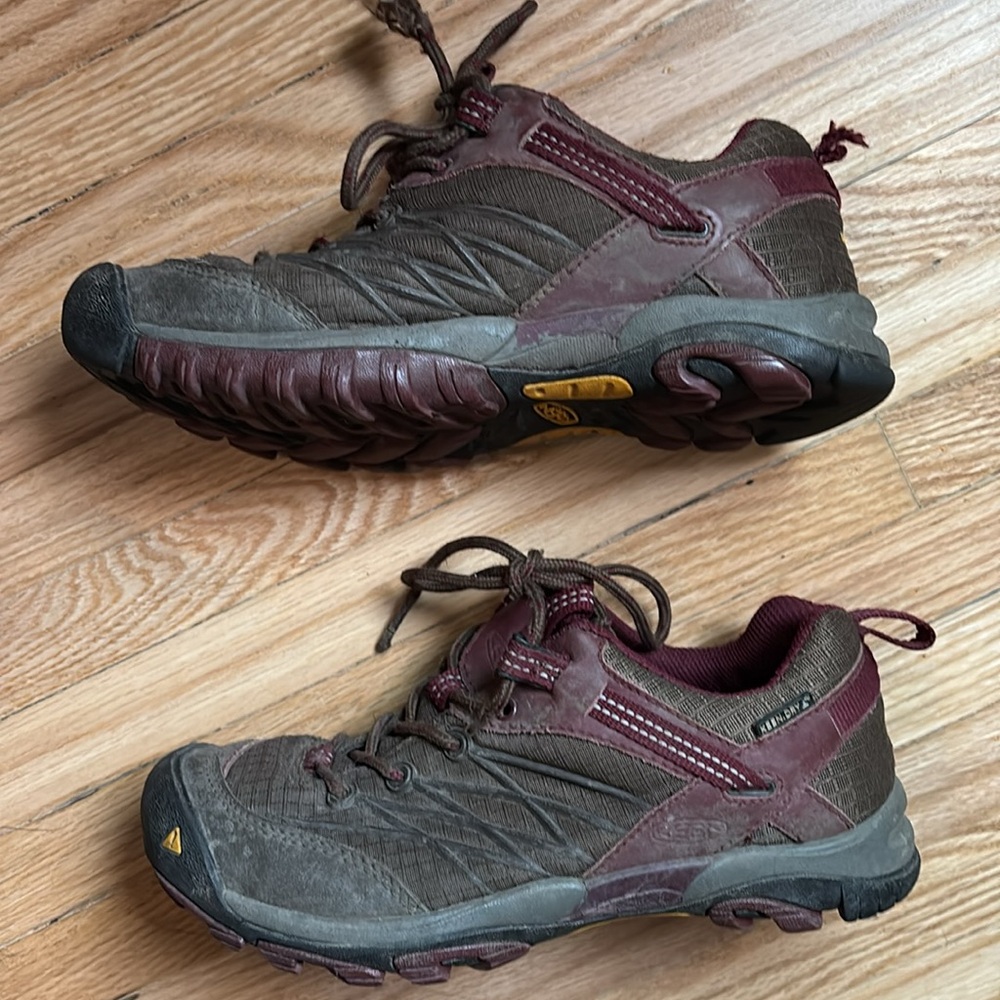 Keen Marshall Waterproof Brown burgundy Lace up Hiking Shoes - Picture 3 of 5